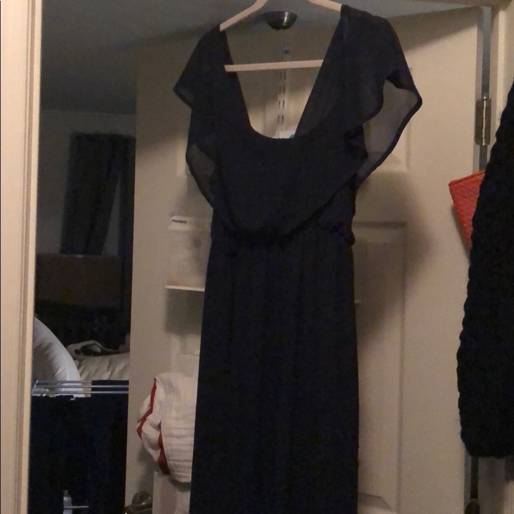 Elegant Maternity Dress - Picture 2 of 3